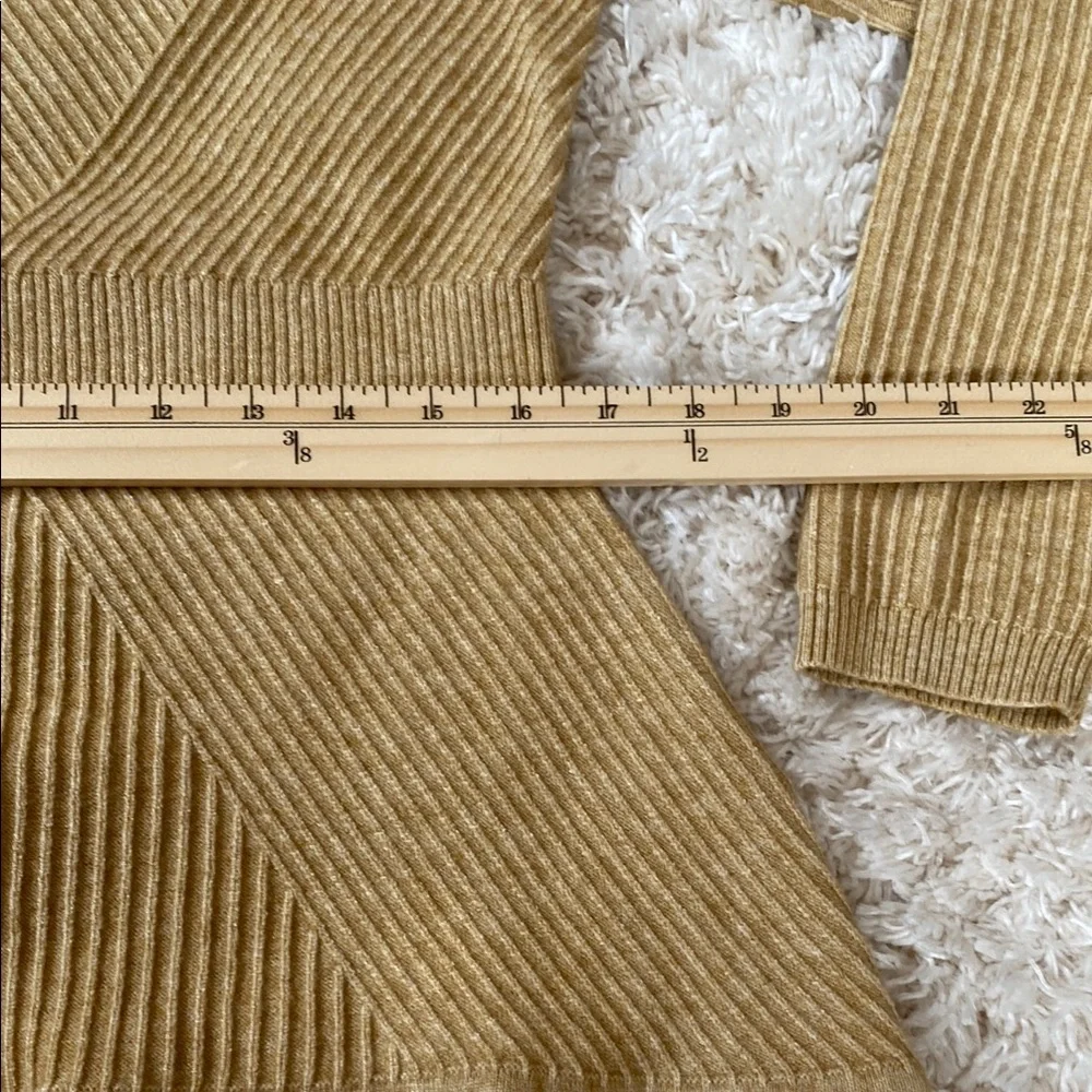 Nanette Lepore Gold/Mustard Sweater with Black Accents Size Large - Picture 11 of 13